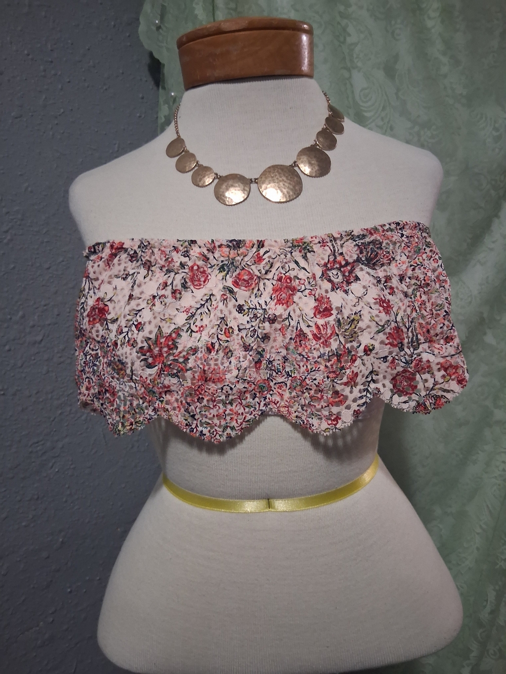 Victoria's Secret Pink Lace Ruffled Bra Bralette Red Blue Floral Strapless-